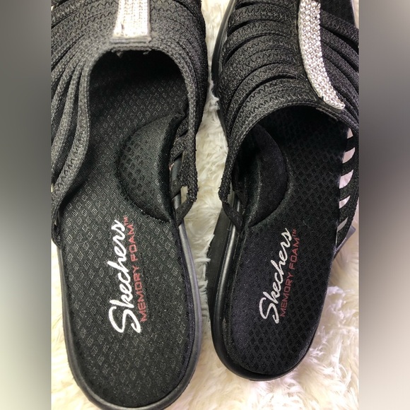 Skechers Women's Black Sandals with Silver Accents NWT size 9 - Picture 2 of 15